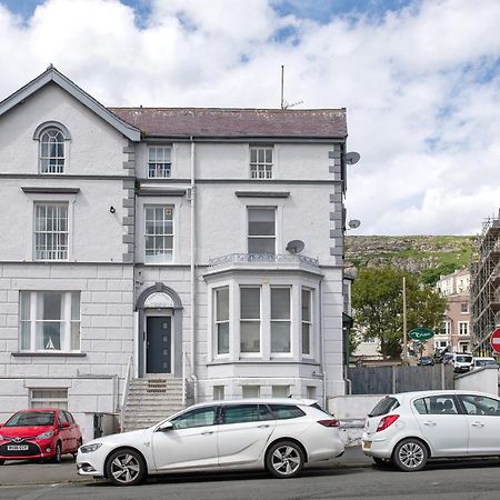Abbey Road Boutique Holiday Apartment ランディドノー エクステリア 写真