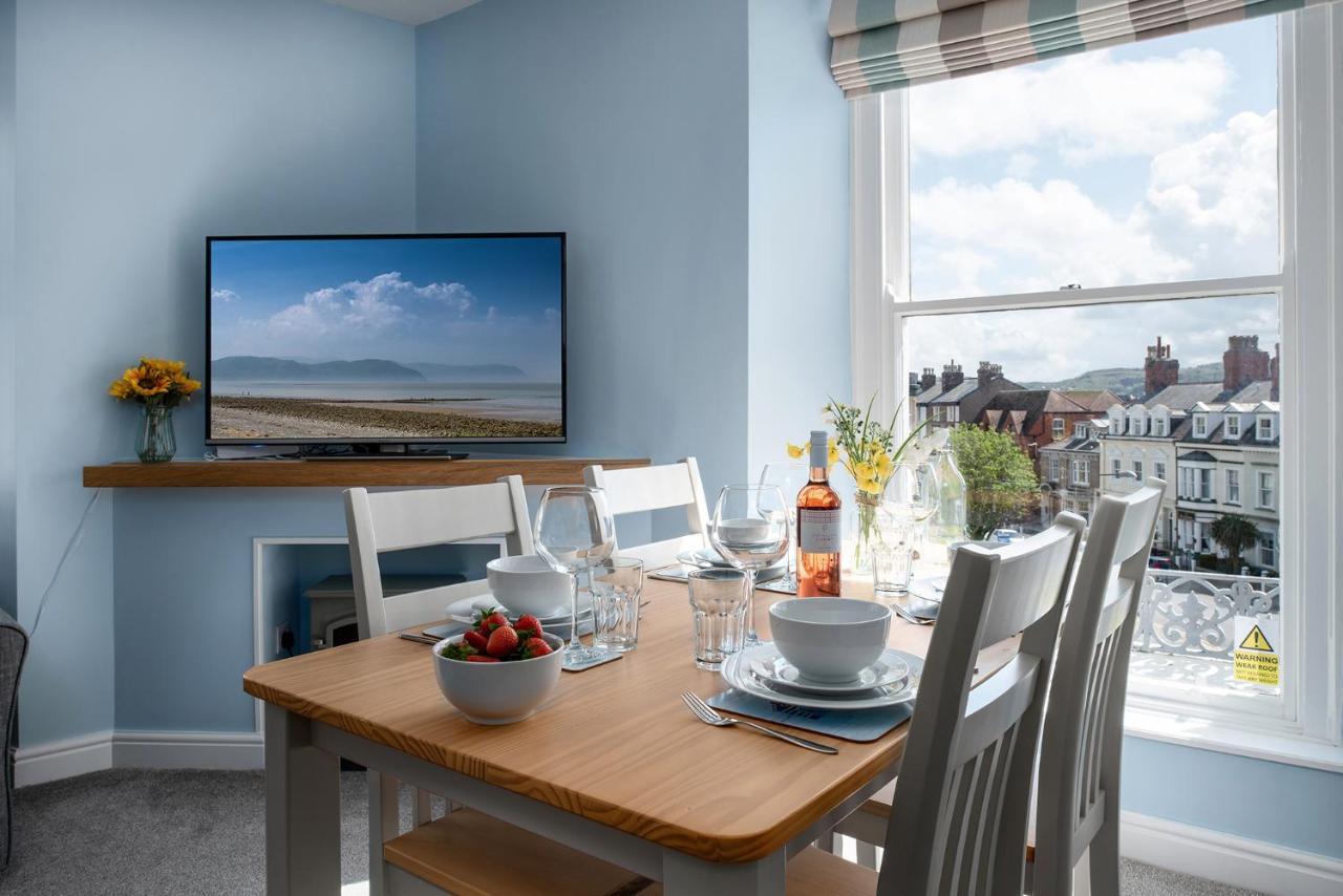 Abbey Road Boutique Holiday Apartment ランディドノー エクステリア 写真