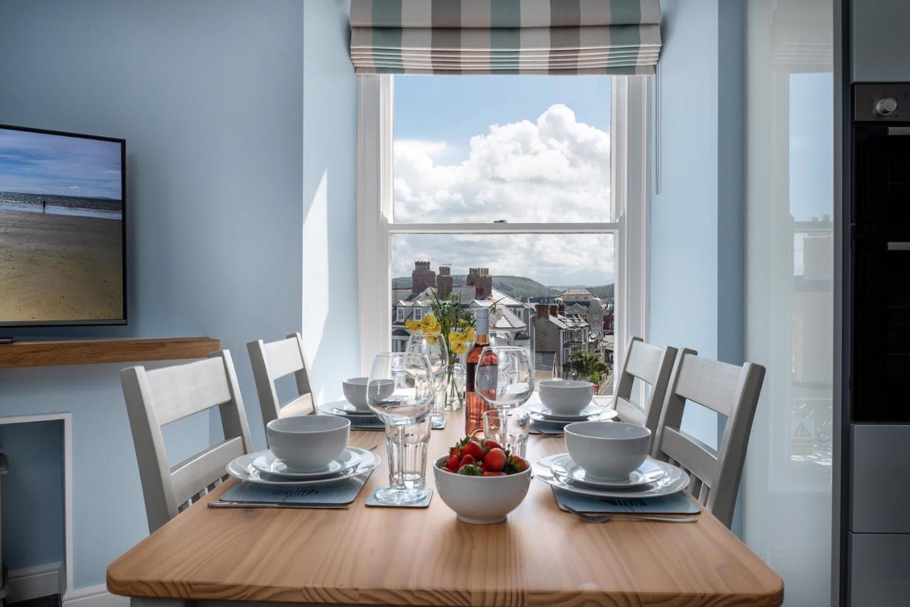 Abbey Road Boutique Holiday Apartment ランディドノー エクステリア 写真