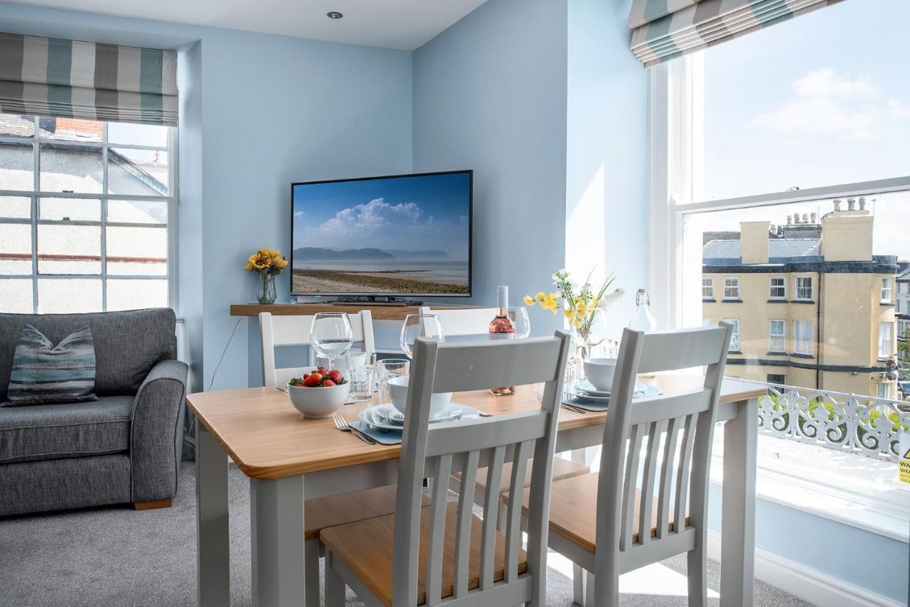 Abbey Road Boutique Holiday Apartment ランディドノー エクステリア 写真