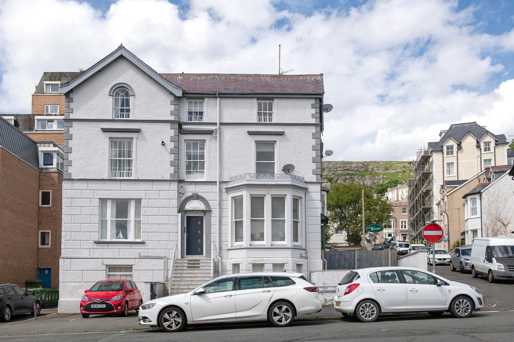Abbey Road Boutique Holiday Apartment ランディドノー エクステリア 写真